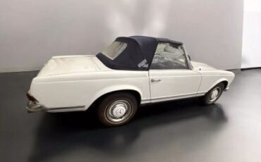 Mercedes-Benz-200-Series-1964-Convertible-1