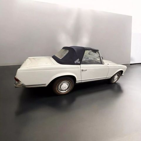 Mercedes-Benz-200-Series-1964-Convertible-1