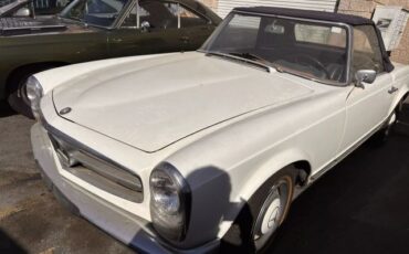 Mercedes-Benz-200-Series-1964-Convertible-11