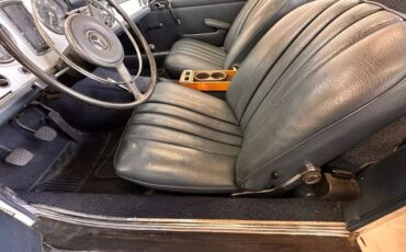 Mercedes-Benz-200-Series-1964-Convertible-20