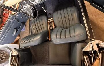 Mercedes-Benz-200-Series-1964-Convertible-25