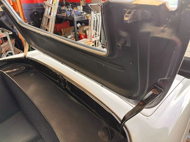 Mercedes-Benz-200-Series-1964-Convertible-26