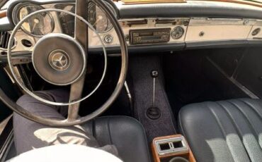 Mercedes-Benz-200-Series-1964-Convertible-3