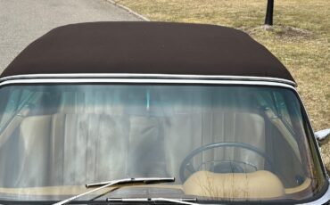 Mercedes-Benz-200-Series-1968-Convertible-10