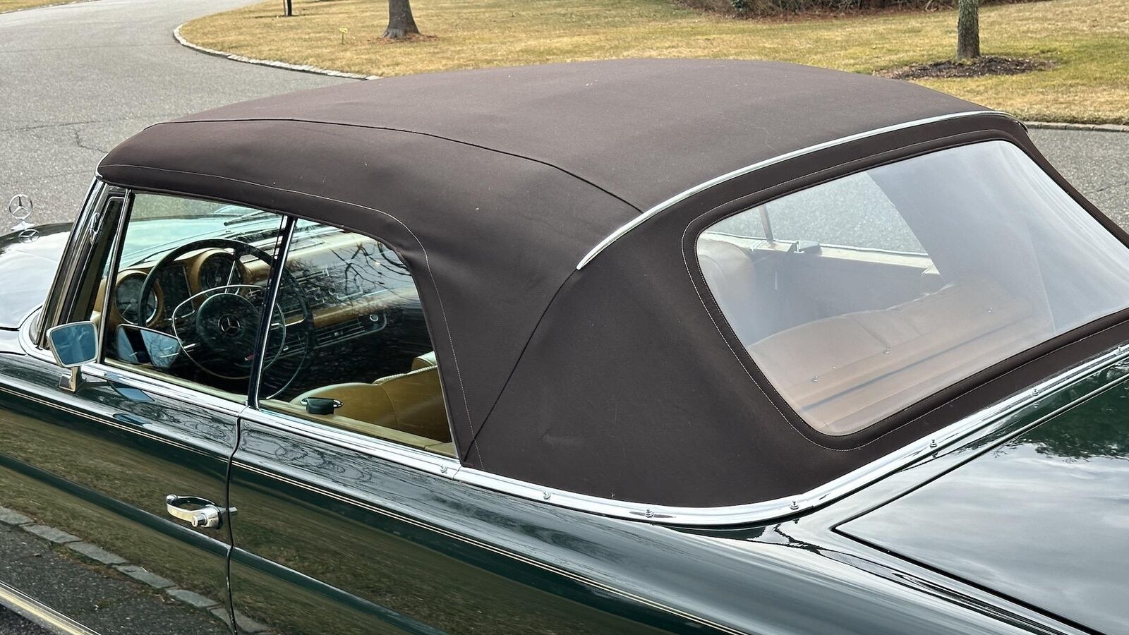 Mercedes-Benz-200-Series-1968-Convertible-12