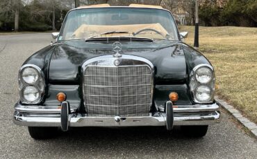 Mercedes-Benz-200-Series-1968-Convertible-15