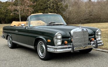 Mercedes-Benz-200-Series-1968-Convertible-17