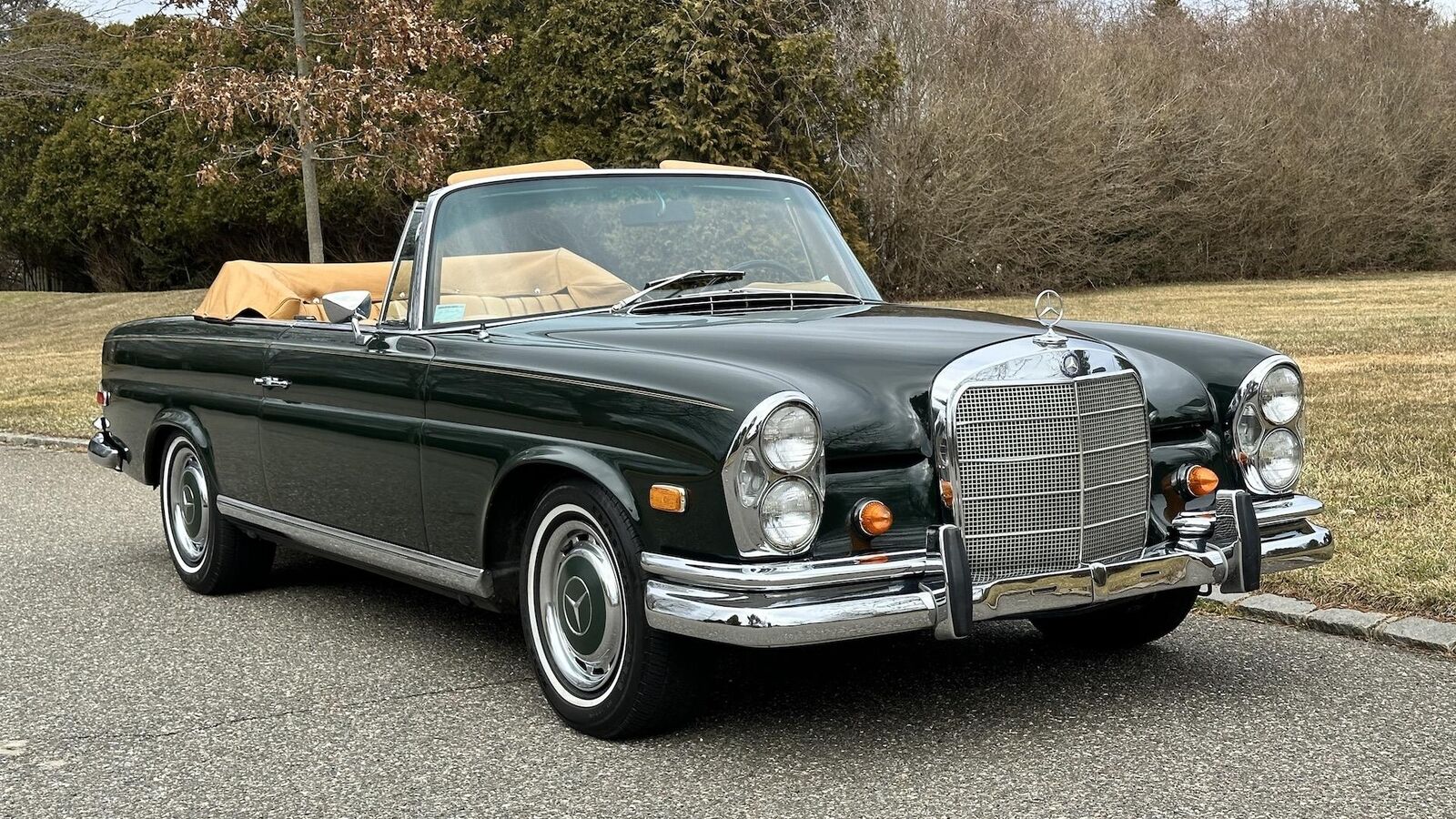 Mercedes-Benz-200-Series-1968-Convertible-17