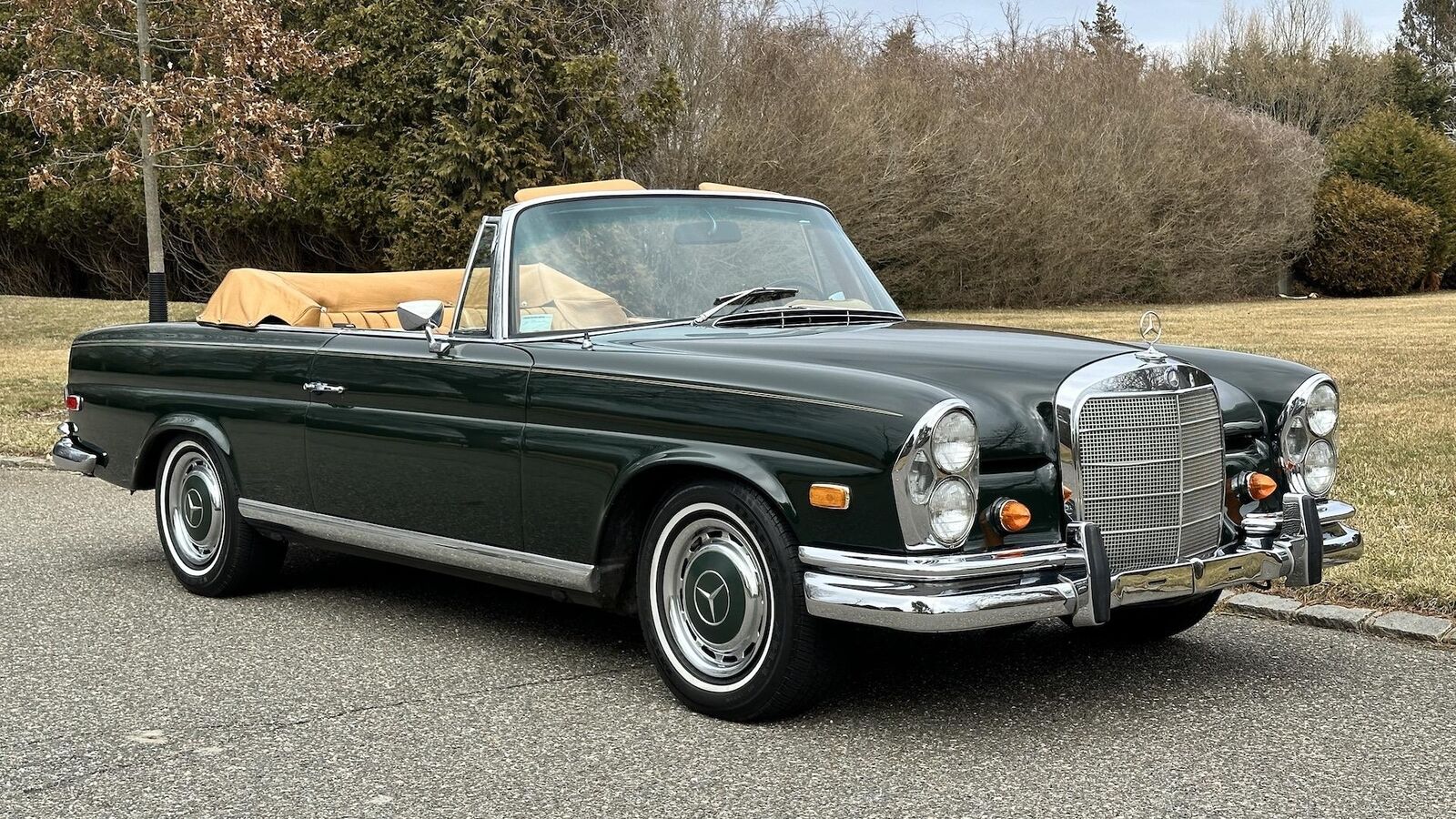 Mercedes-Benz-200-Series-1968-Convertible-18