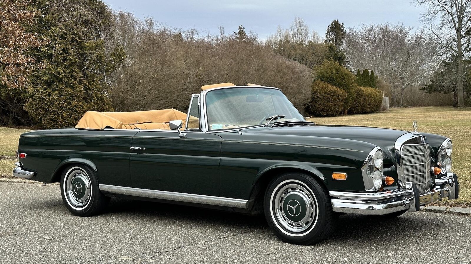 Mercedes-Benz-200-Series-1968-Convertible-19