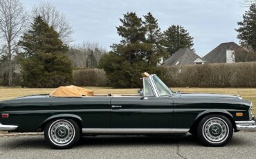 Mercedes-Benz-200-Series-1968-Convertible-21