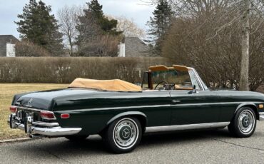 Mercedes-Benz-200-Series-1968-Convertible-22