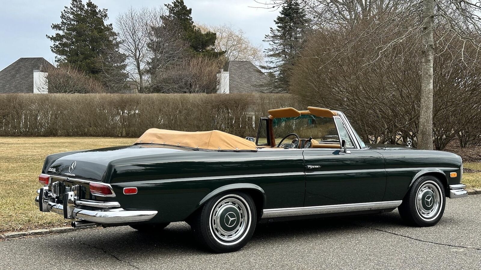 Mercedes-Benz-200-Series-1968-Convertible-22