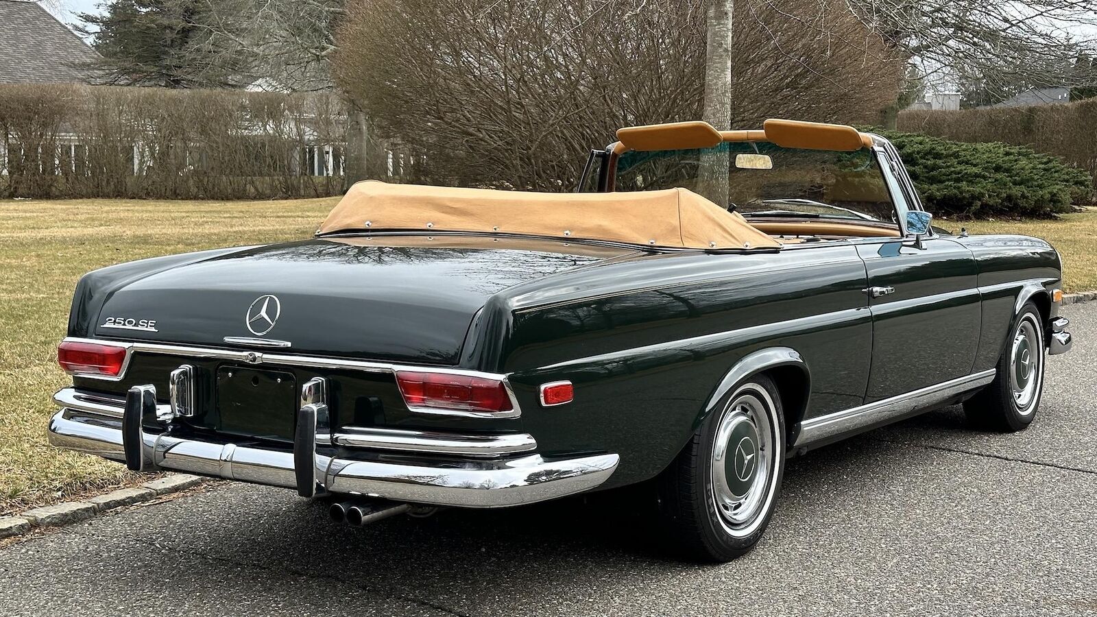 Mercedes-Benz-200-Series-1968-Convertible-24