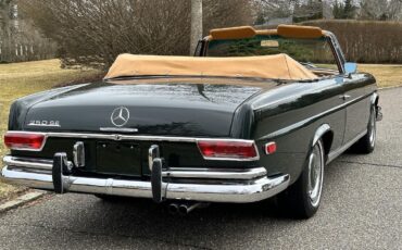 Mercedes-Benz-200-Series-1968-Convertible-25