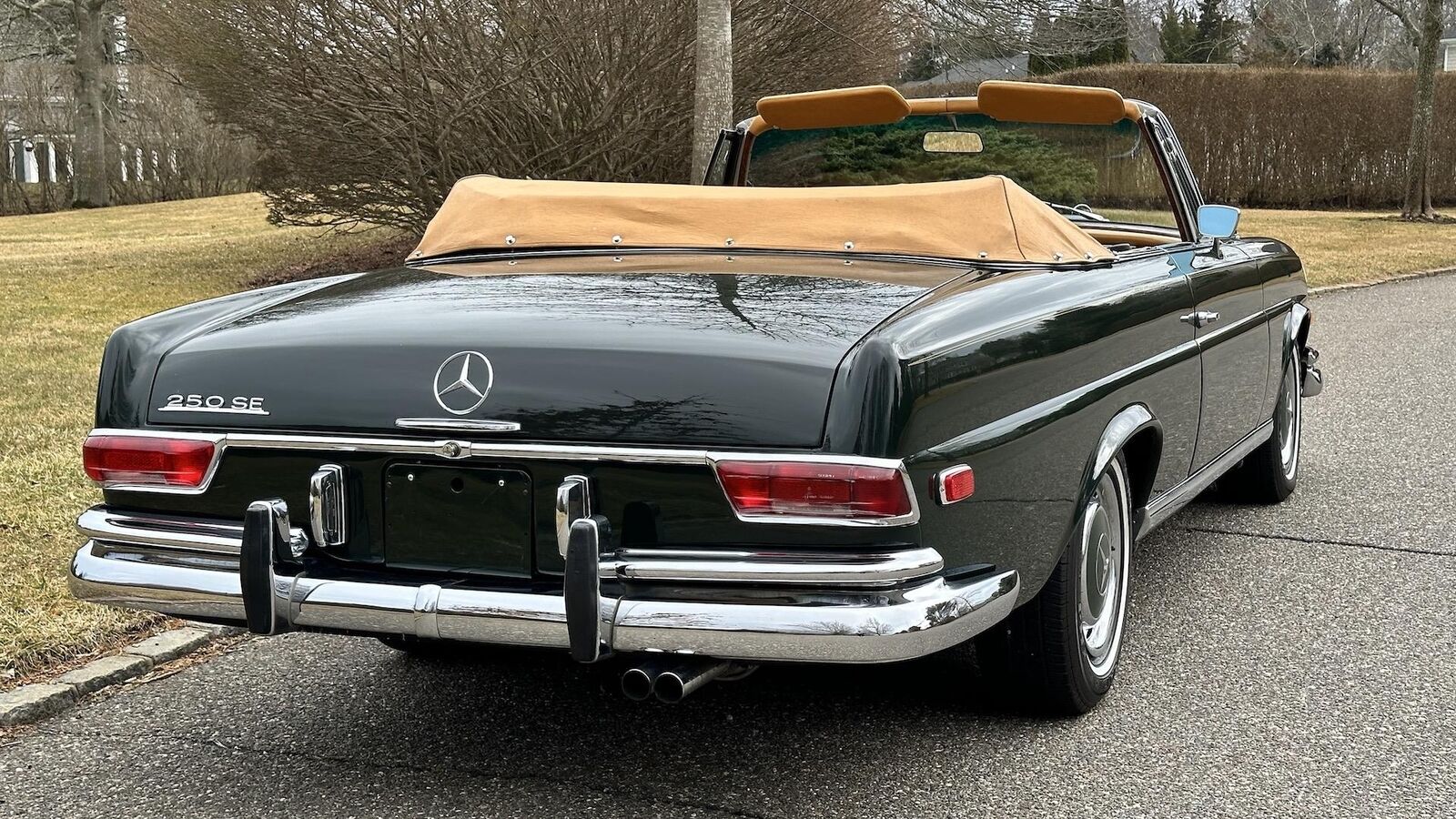 Mercedes-Benz-200-Series-1968-Convertible-25