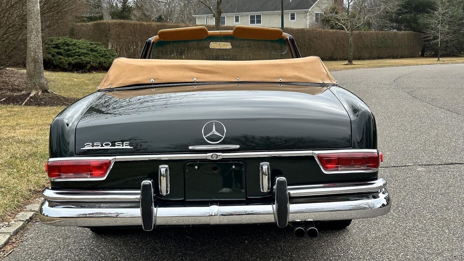 Mercedes-Benz-200-Series-1968-Convertible-26