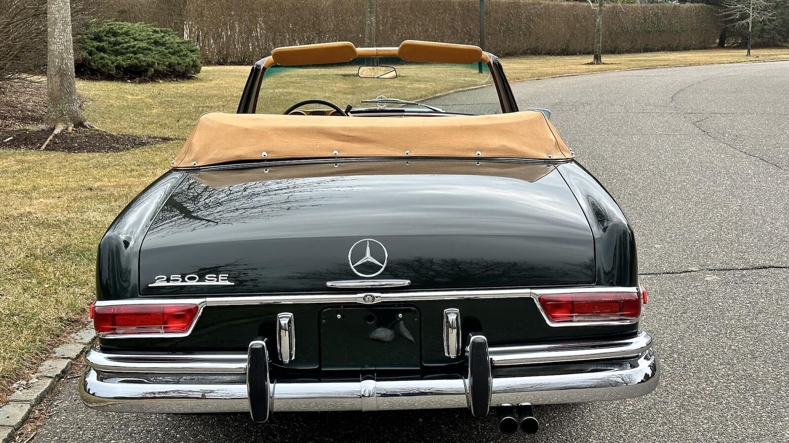 Mercedes-Benz-200-Series-1968-Convertible-27
