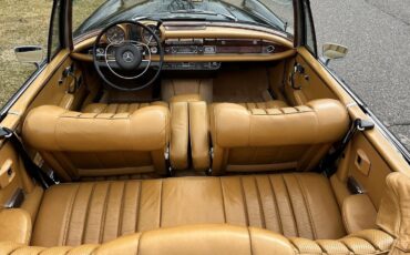 Mercedes-Benz-200-Series-1968-Convertible-3
