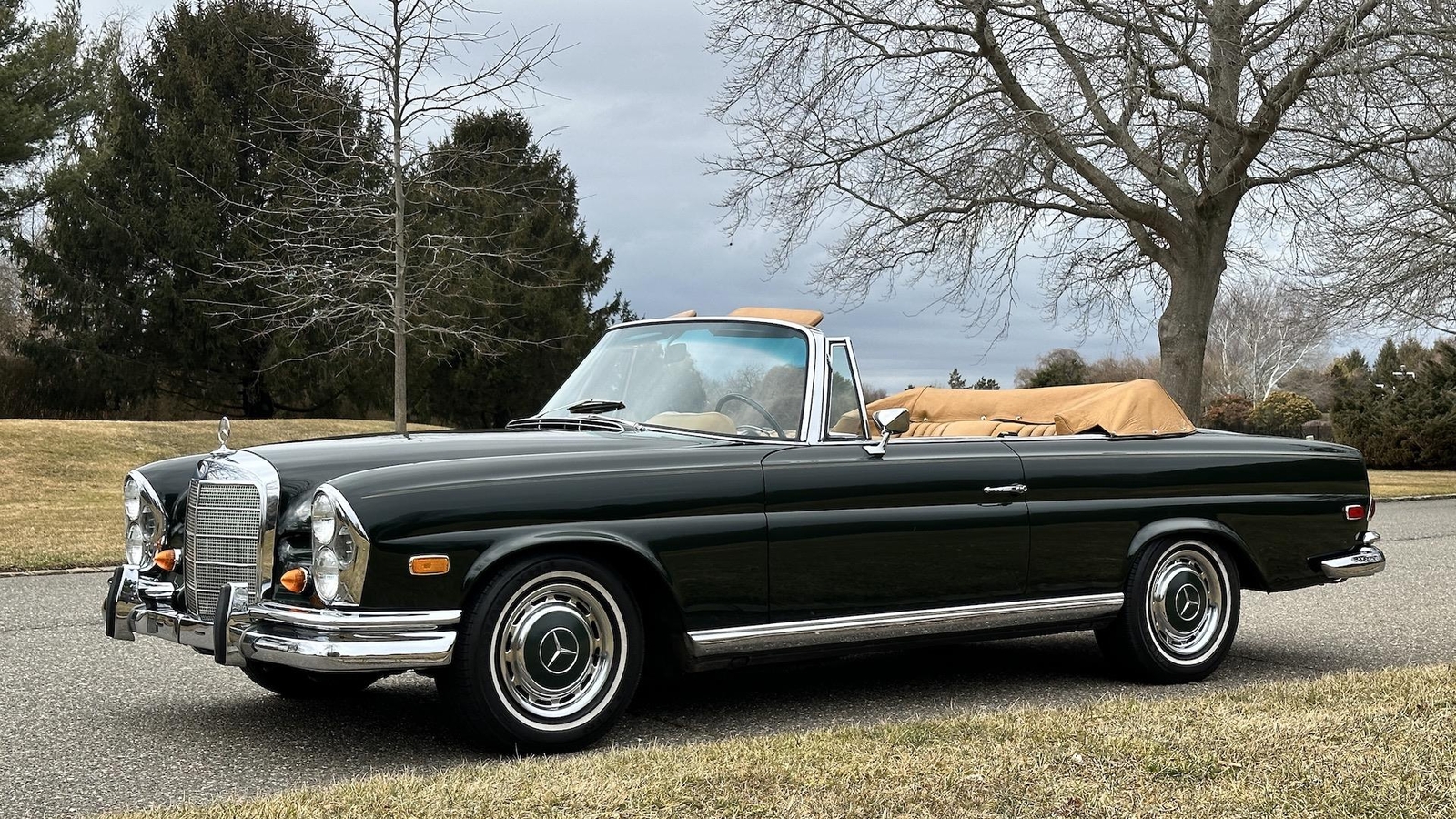 Mercedes-Benz-200-Series-1968-Convertible-32