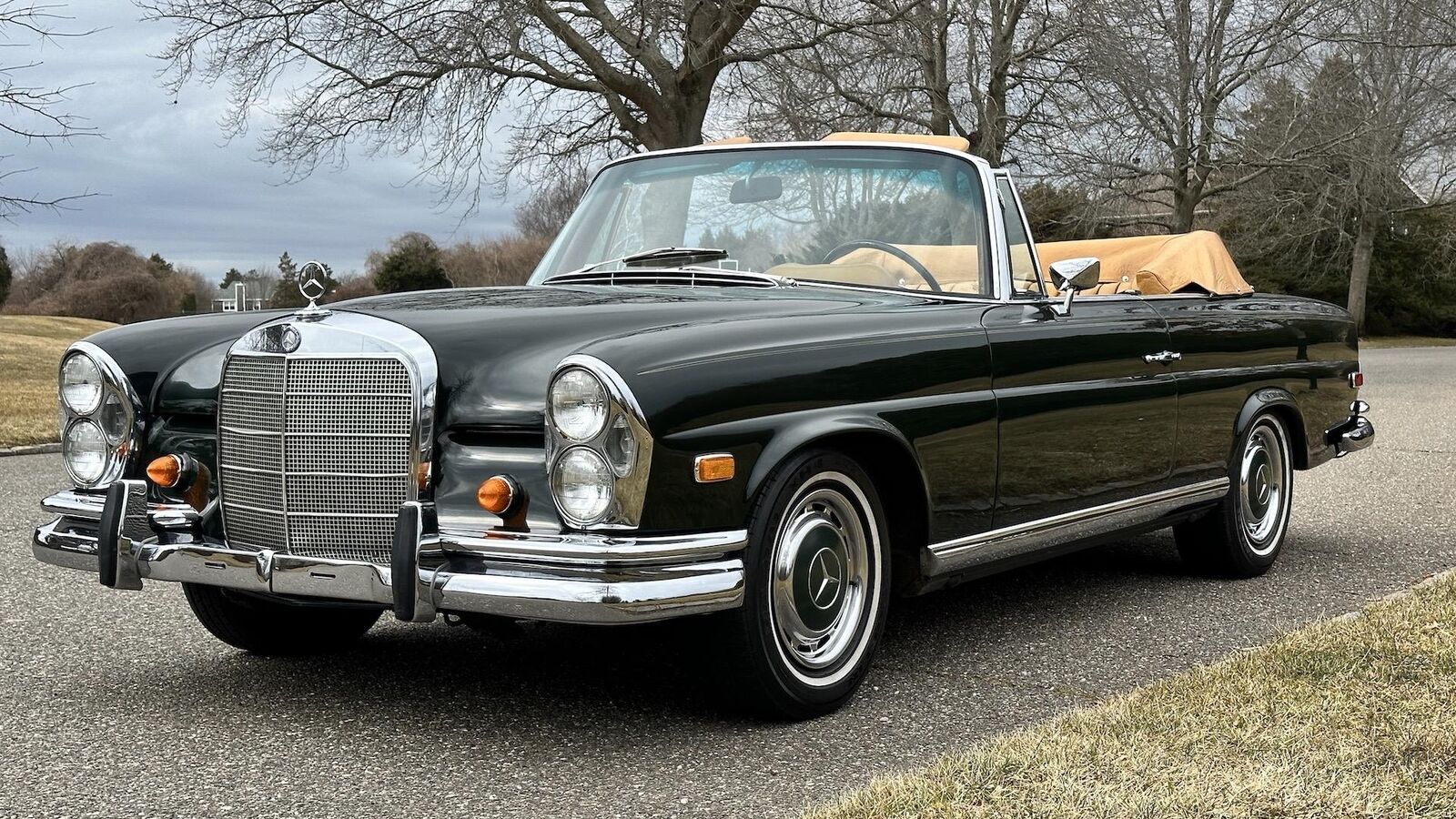 Mercedes-Benz-200-Series-1968-Convertible-34