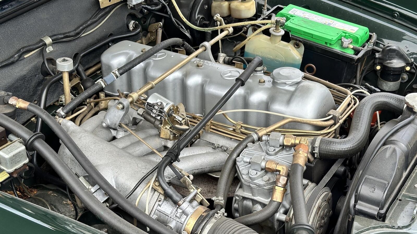 Mercedes-Benz-200-Series-1968-Convertible-5
