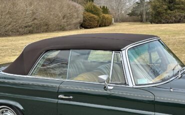Mercedes-Benz-200-Series-1968-Convertible-9