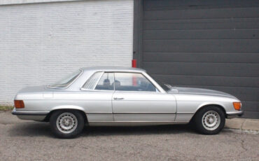 Mercedes-Benz-200-Series-1978-Coupe-10