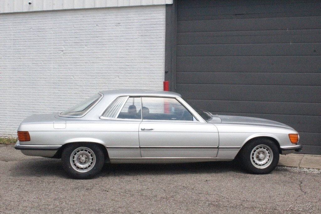 Mercedes-Benz-200-Series-1978-Coupe-10