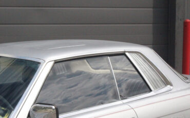 Mercedes-Benz-200-Series-1978-Coupe-11