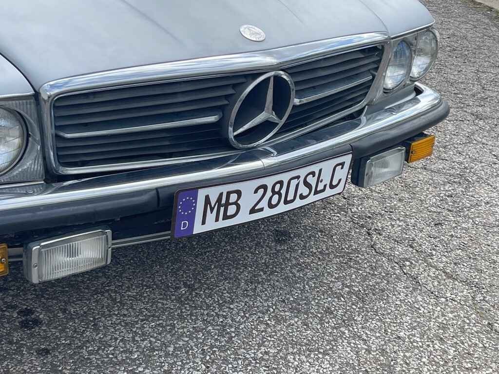 Mercedes-Benz-200-Series-1978-Coupe-13