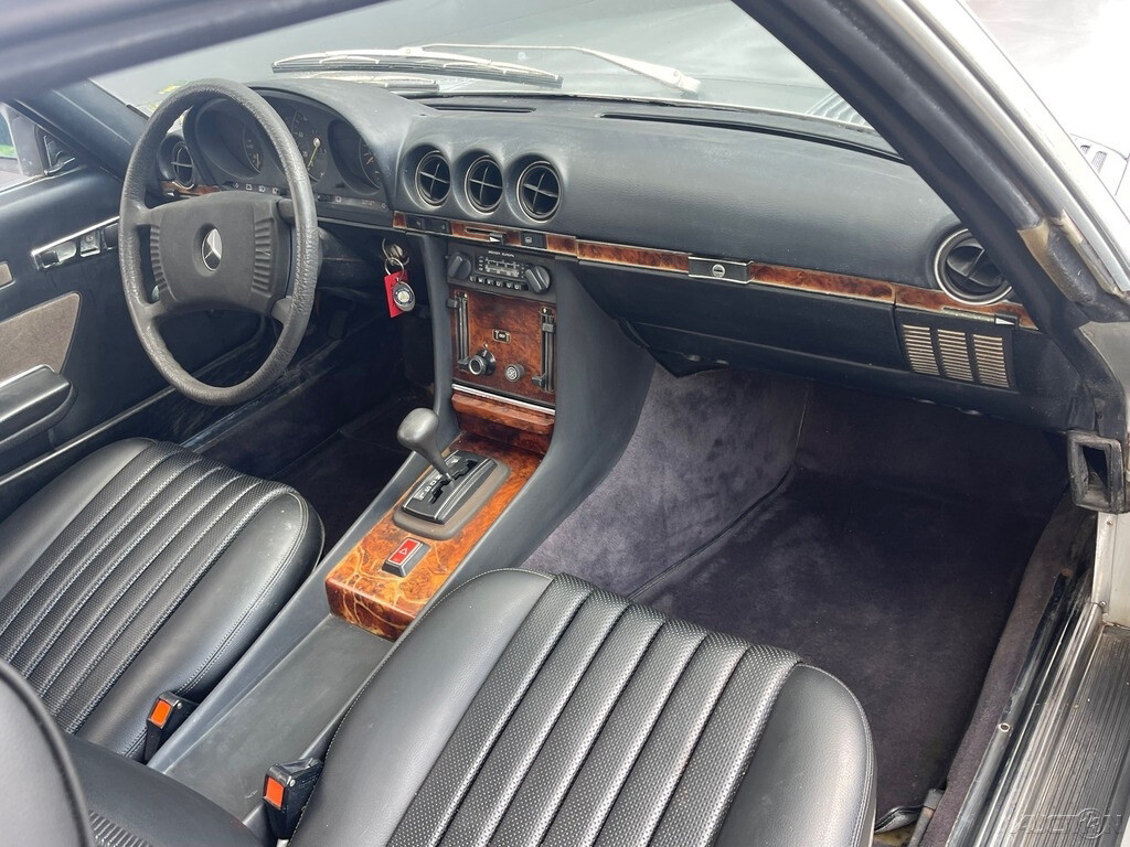 Mercedes-Benz-200-Series-1978-Coupe-18