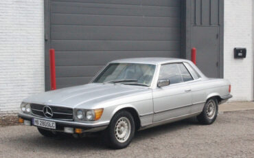 Mercedes-Benz-200-Series-1978-Coupe