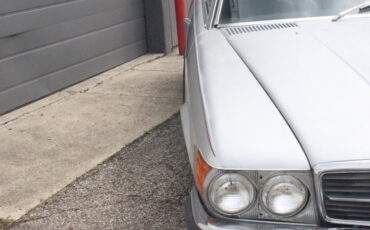 Mercedes-Benz-200-Series-1978-Coupe-7