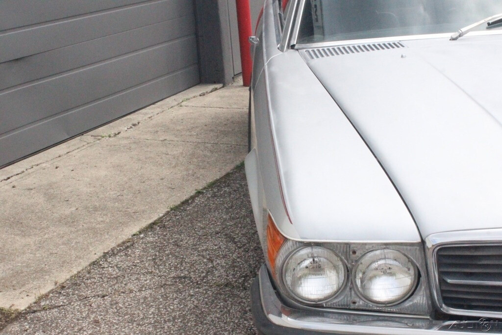 Mercedes-Benz-200-Series-1978-Coupe-7
