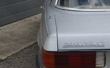 Mercedes-Benz-200-Series-1978-Coupe-8
