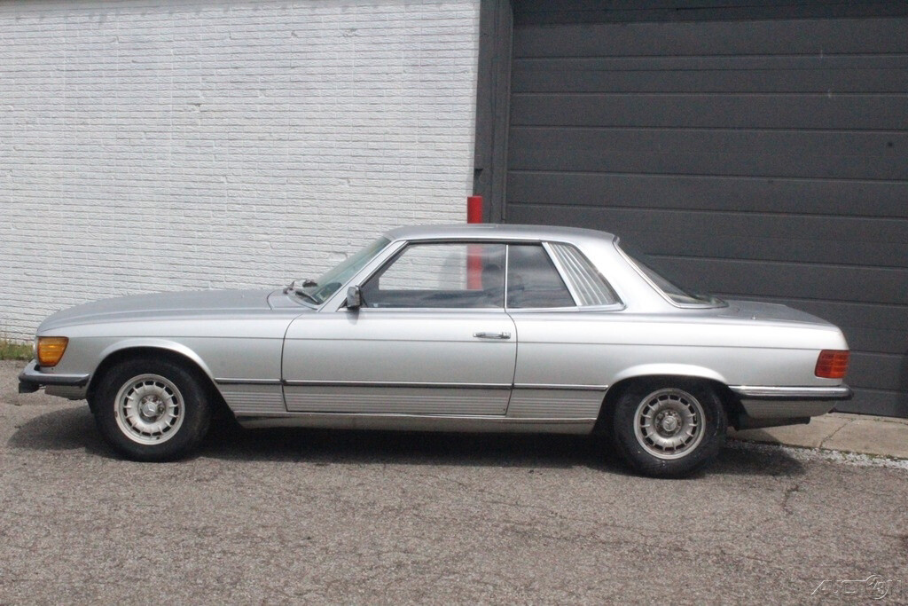 Mercedes-Benz-200-Series-1978-Coupe-9