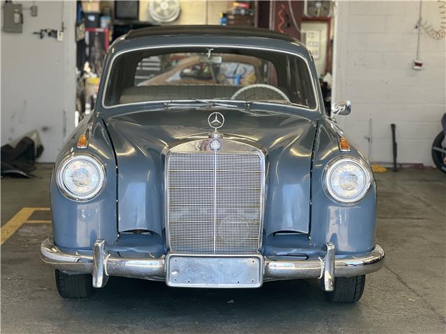 Mercedes-Benz-219-Ponton-Webasto-1959-14
