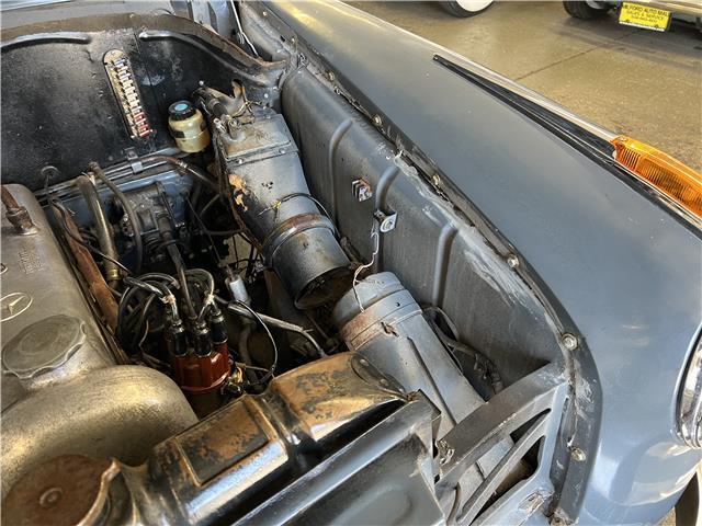 Mercedes-Benz-219-Ponton-Webasto-1959-34