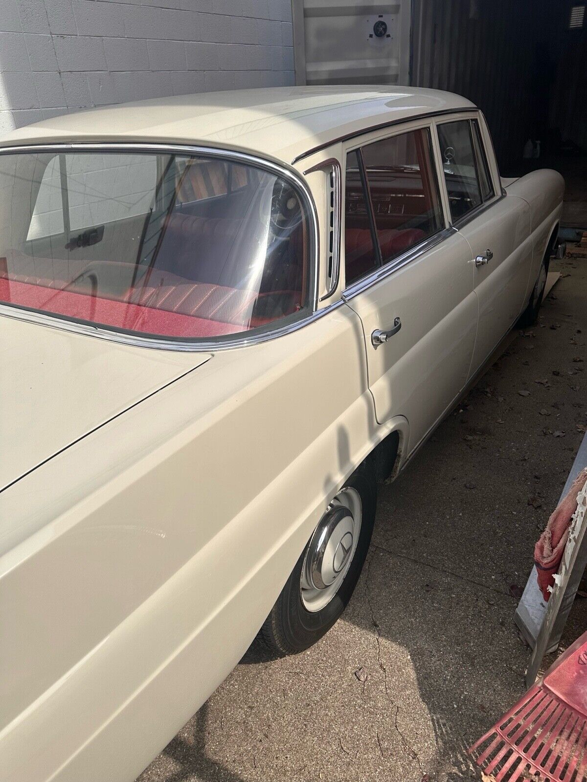 Mercedes-Benz-230-1966-15