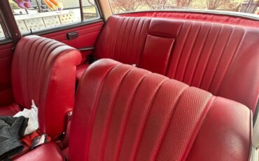 Mercedes-Benz-230-1966-22