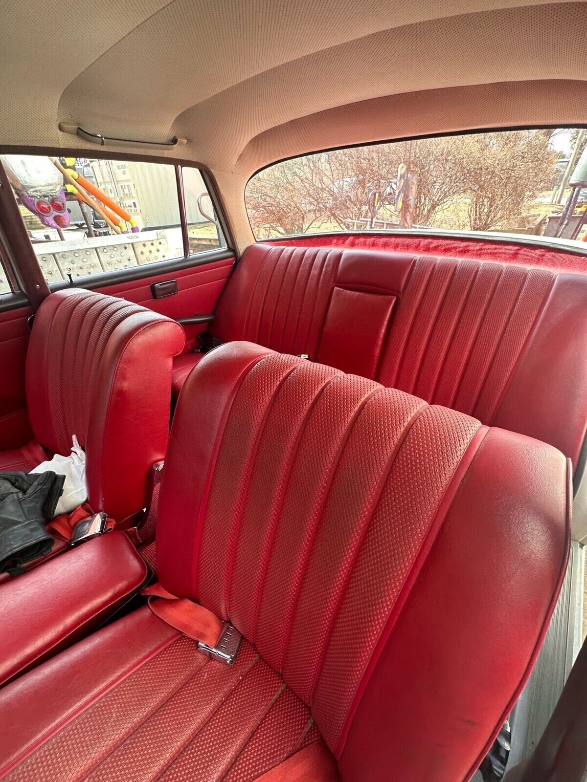 Mercedes-Benz-230-1966-22