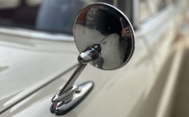 Mercedes-Benz-230-1966-23