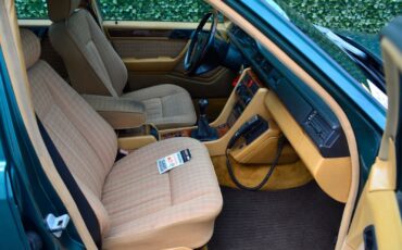 Mercedes-Benz-230-TE-1990-Wagon-10