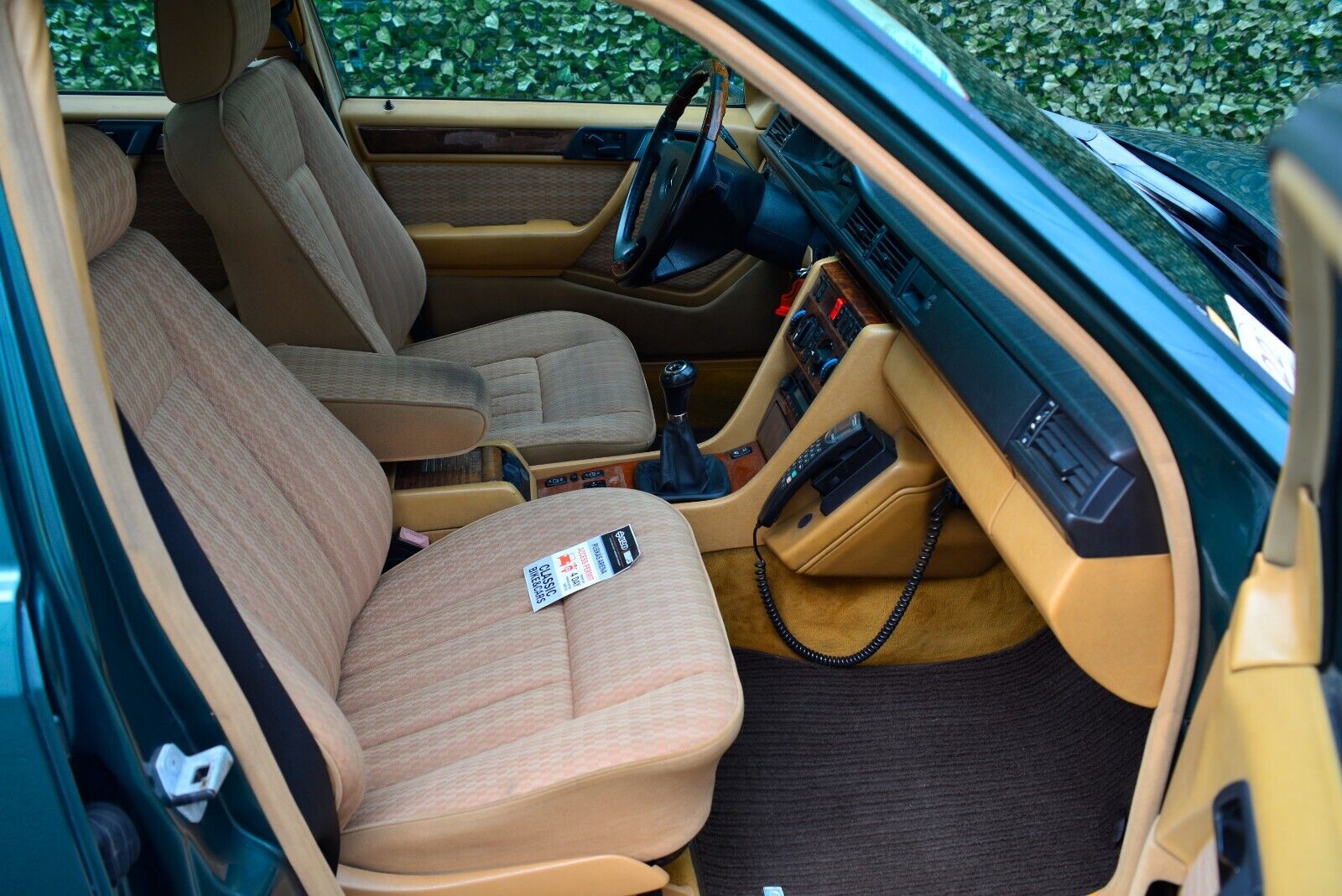 Mercedes-Benz-230-TE-1990-Wagon-10