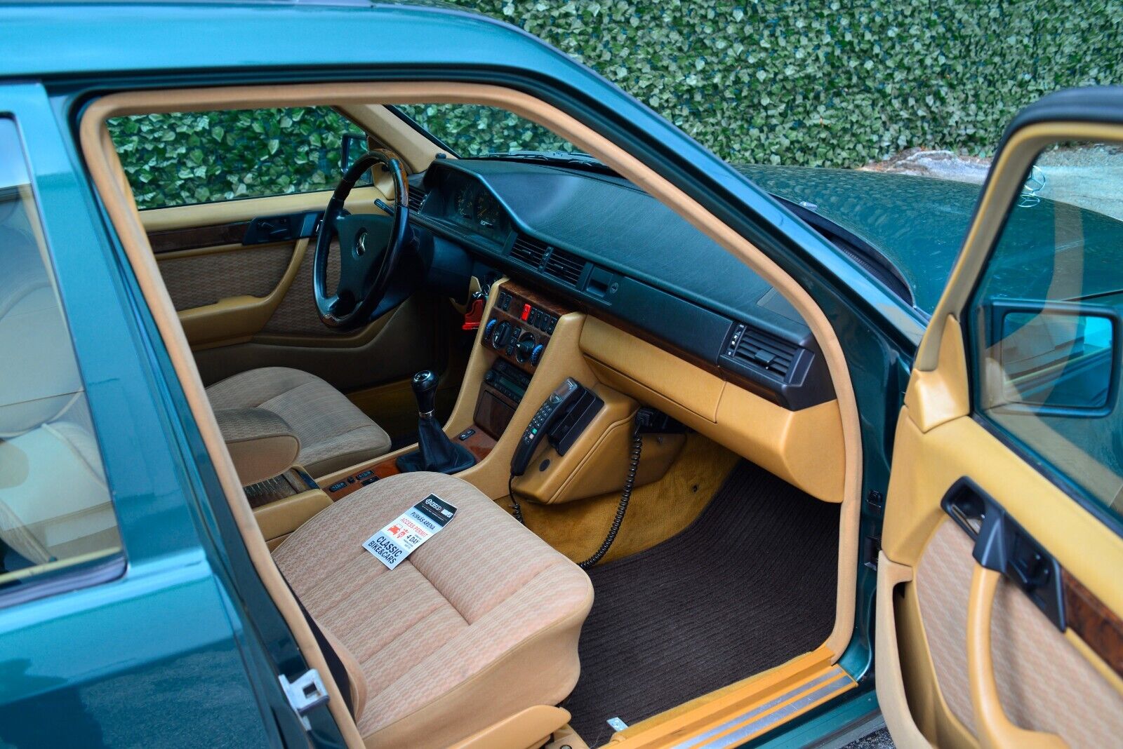 Mercedes-Benz-230-TE-1990-Wagon-11