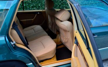 Mercedes-Benz-230-TE-1990-Wagon-12