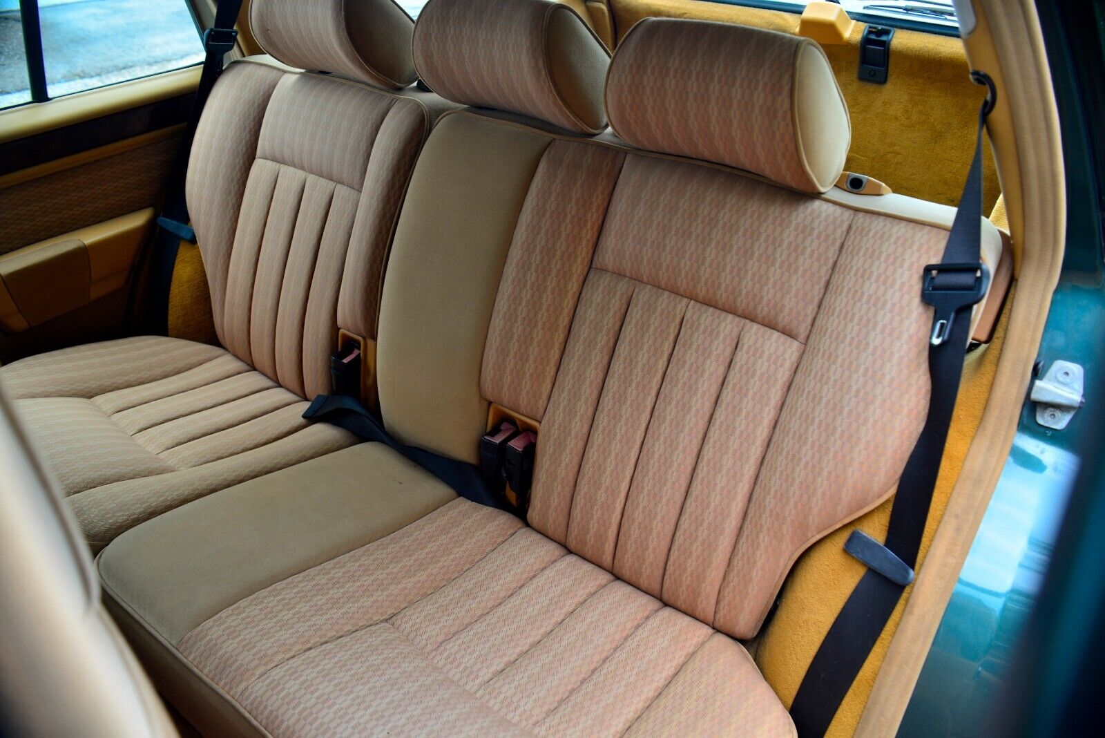Mercedes-Benz-230-TE-1990-Wagon-19