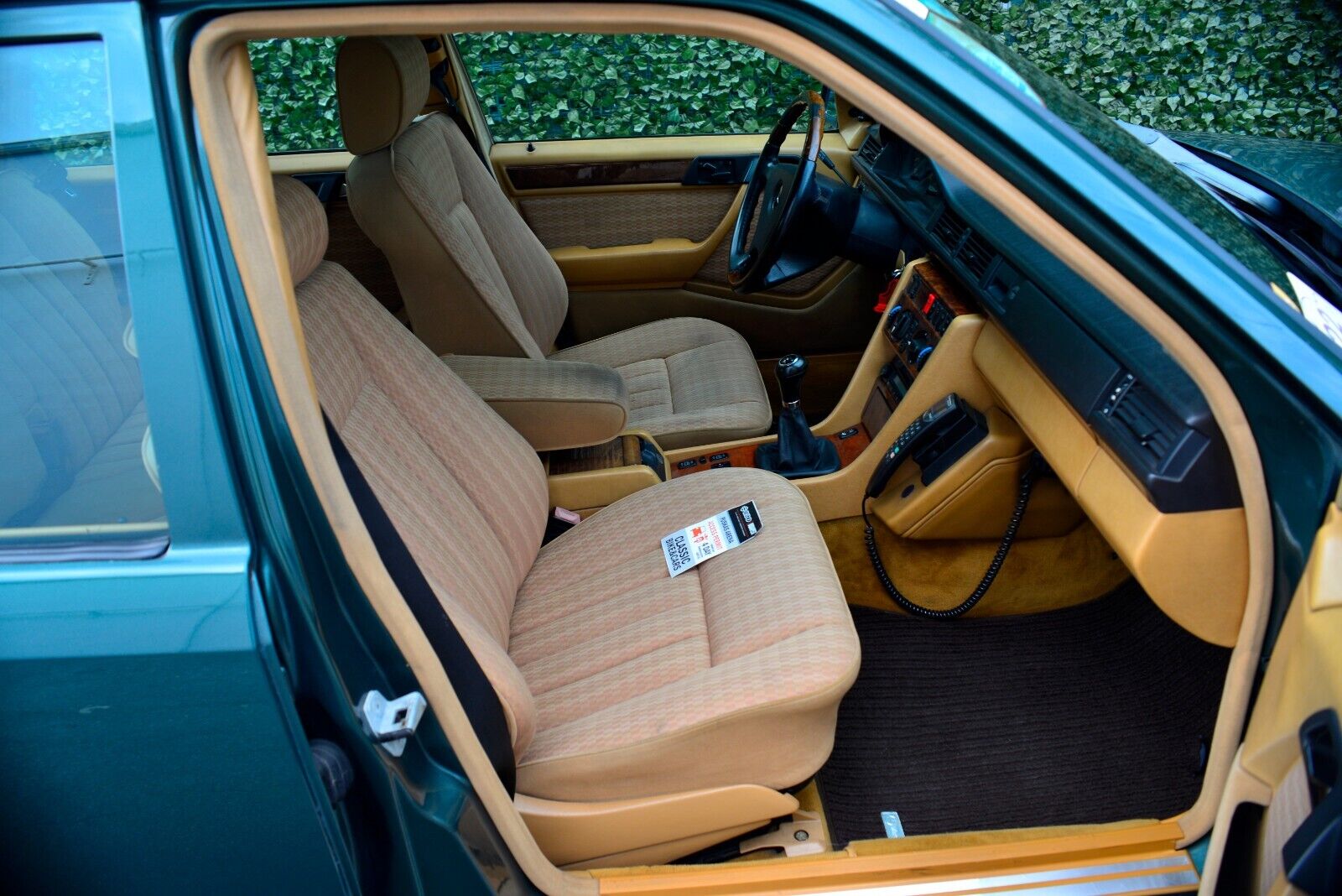 Mercedes-Benz-230-TE-1990-Wagon-21