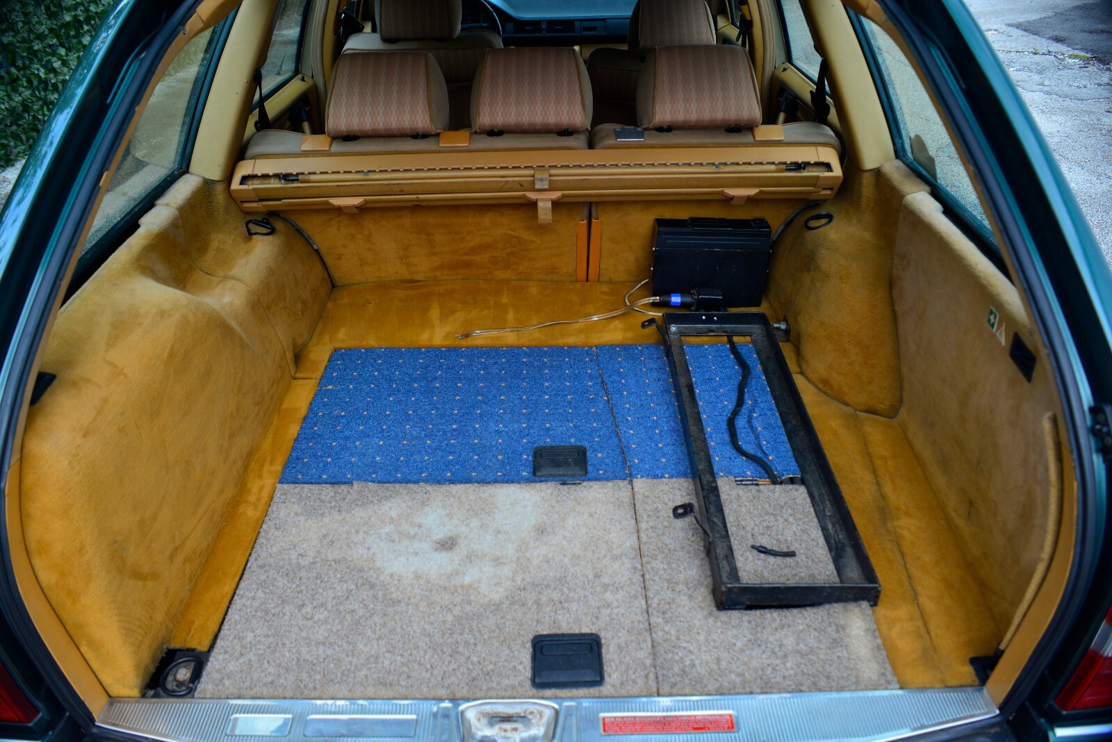 Mercedes-Benz-230-TE-1990-Wagon-22